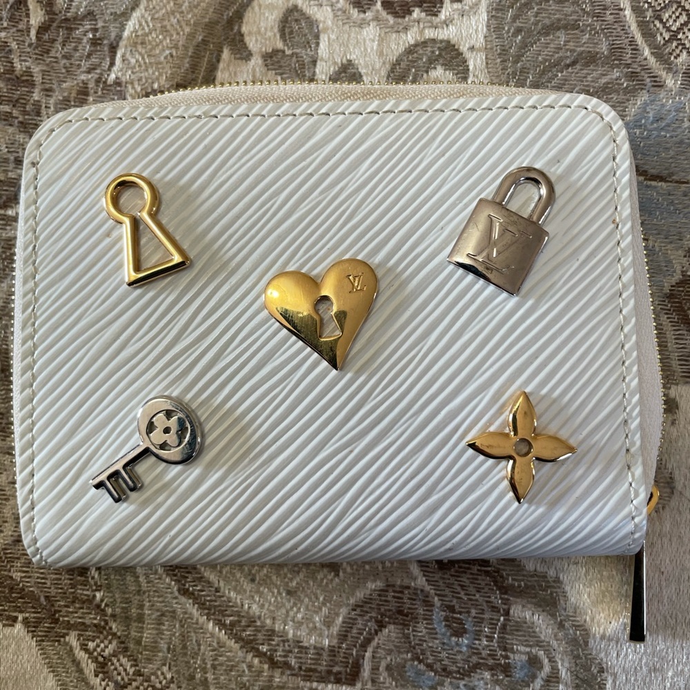 LOUIS VUITTON WHITE EPI LOVE LOCK ZIPPY COIN PURSE